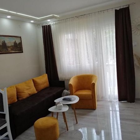 Apartman Zi-Zo Apartment วรชาซ ภายนอก รูปภาพ